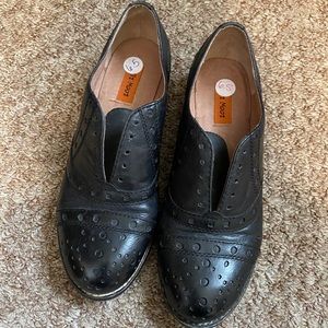 Black leather Miz Mooz loafers